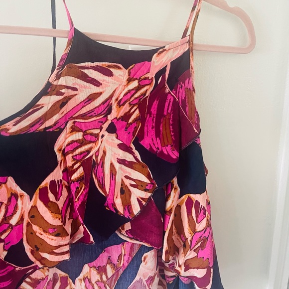 Backless Top - Picture 6 of 8